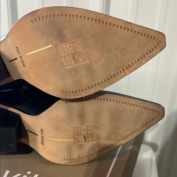 Dolce Vita Black Women's Boots - Picture 8 of 9